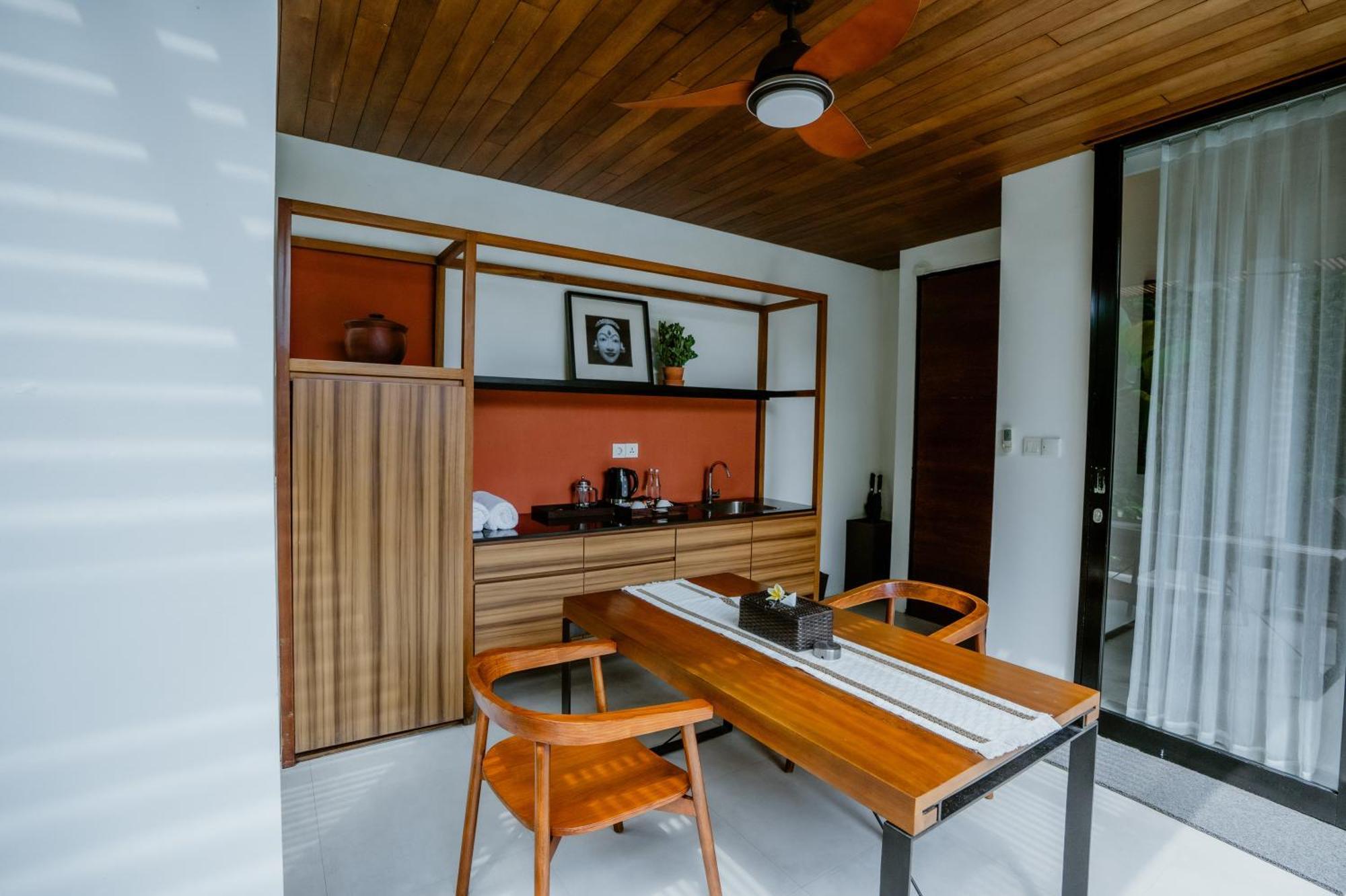 Abia Villa Legian Exteriör bild